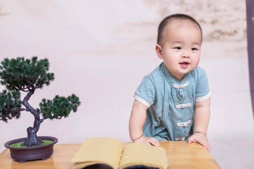 代怀包生男孩机构宝宝严重便秘